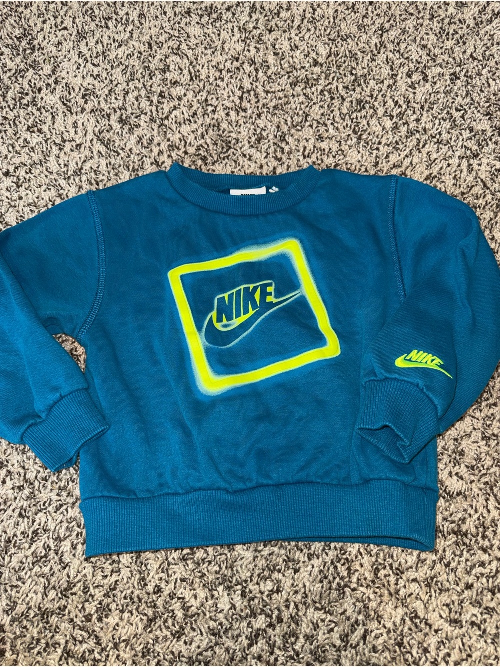 Nike - 2T - sweatshirt with neon